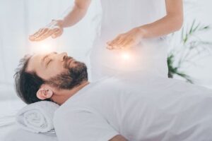 how to become a reiki master